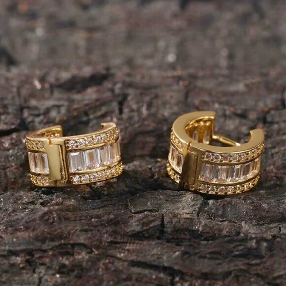 NEW Dainty Huggie Hoop Earrings 14K Gold Plated Cubic Zirconia Classic - Picture 5 of 8